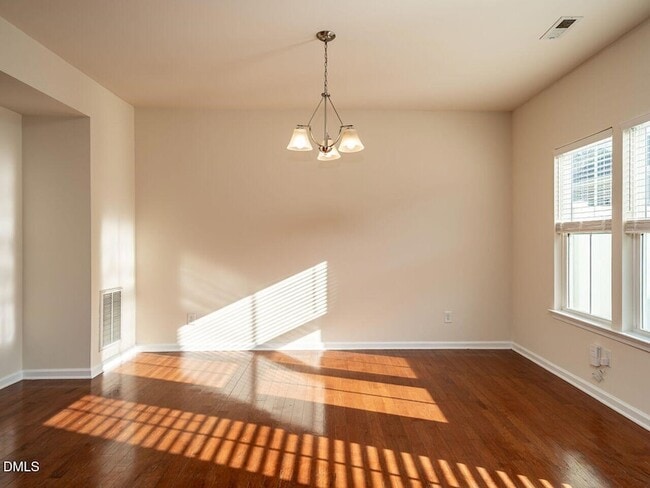 Building Photo - 309 Roundhouse Lane