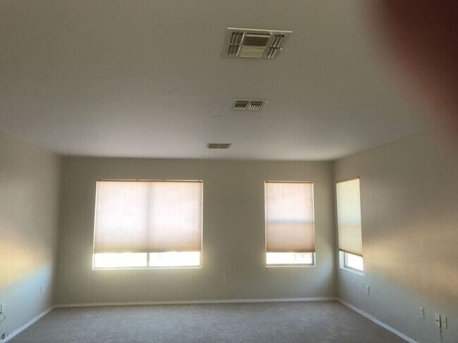 Building Photo - Spacious Marana Living with Loft & Low-Maintenance Appeal