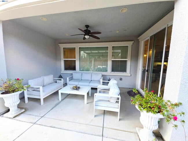 Building Photo - 2488 Remy Cantos Dr