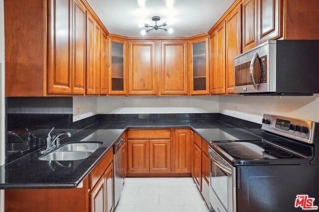 Building Photo - 1133 22nd St