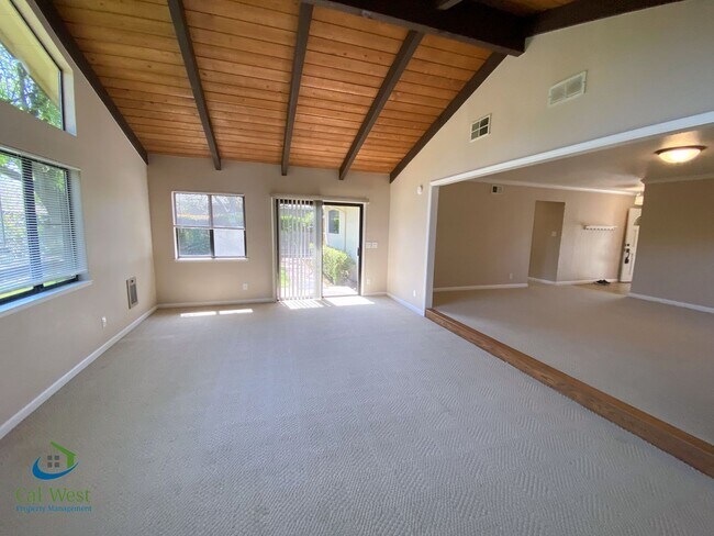 Building Photo - $5995 - Spacious 4 Bed/2 Bath Los Gatos Ho...