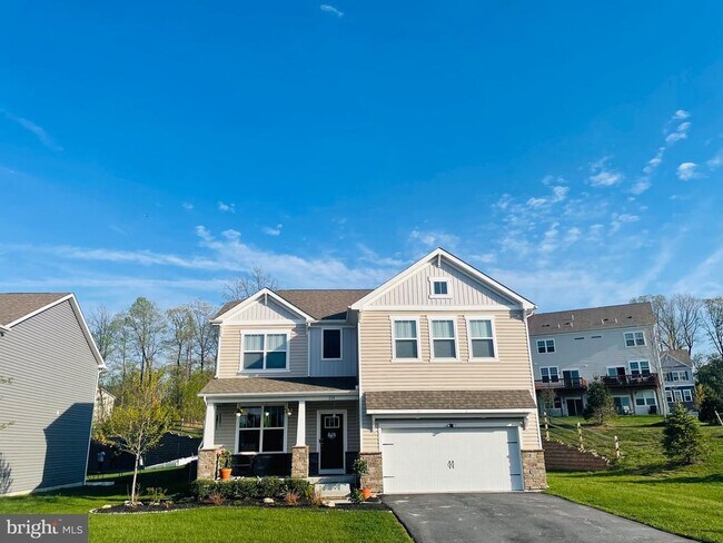 Building Photo - 226 Seven Springs Ln
