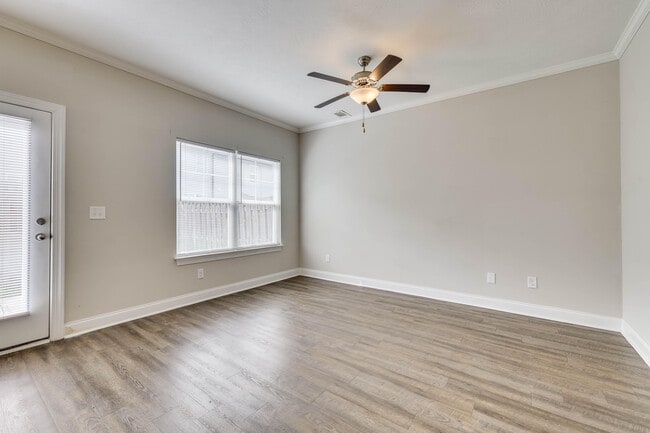 Building Photo - 4281 Valencia Ln