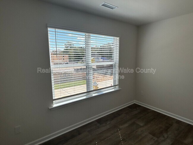 Building Photo - 8515 Beckett Chase Wy