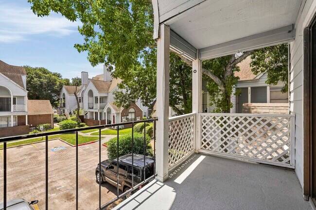 Building Photo - 14550 Fonmeadow Dr