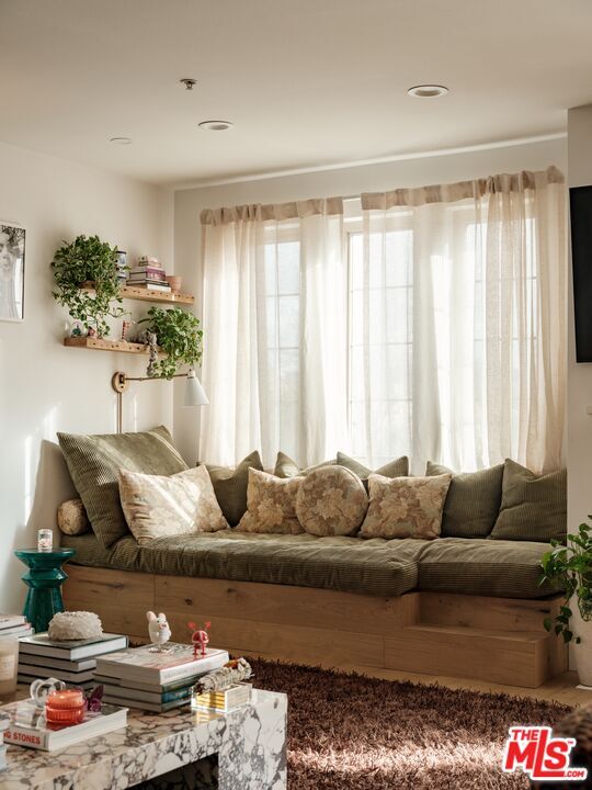 Building Photo - 10648 Woodbridge St