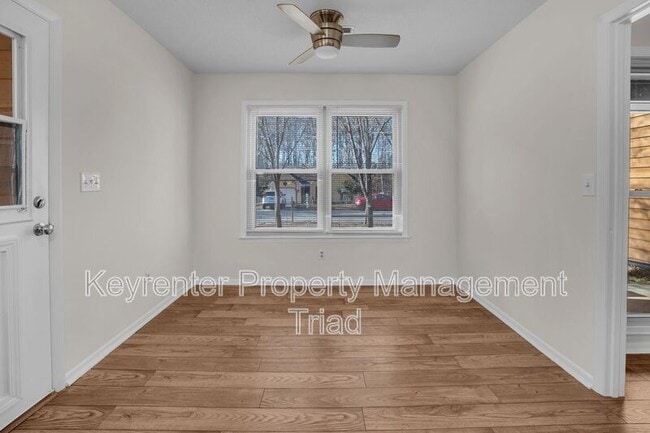 Building Photo - 5110 N Oaks Dr