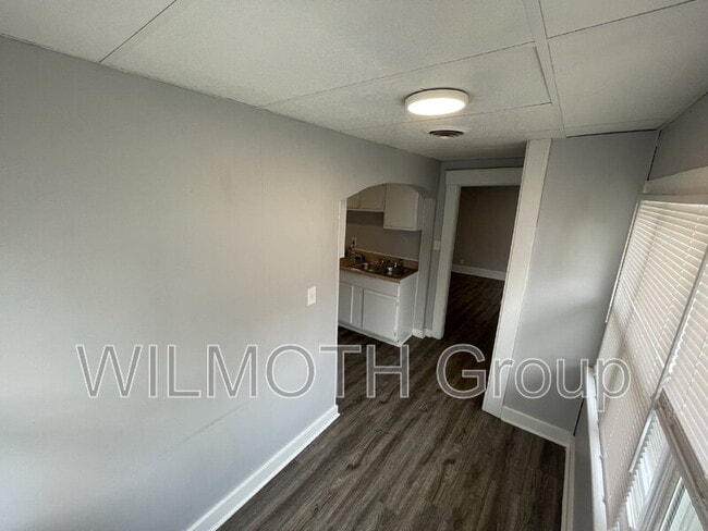 Building Photo - 129 W Hendricks St