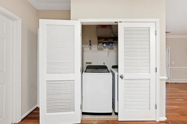 Building Photo - 4850 Eisenhower Ave