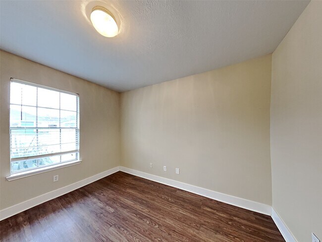 Building Photo - 18722 Atasca Oaks Dr