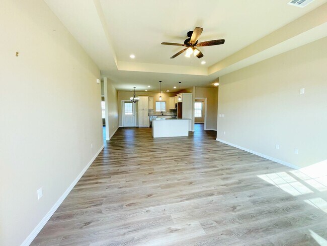 Building Photo - 433 Venus Rd