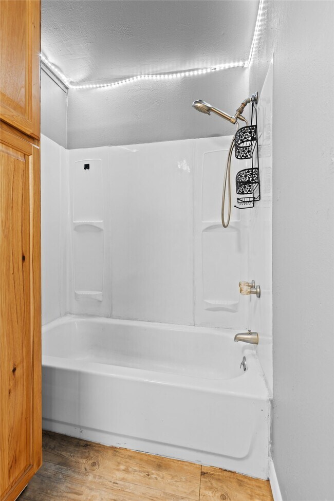 Building Photo - 1910 Stringtown Rd