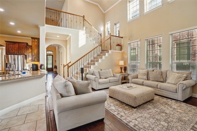 Building Photo - 1001 Vineyard Dr
