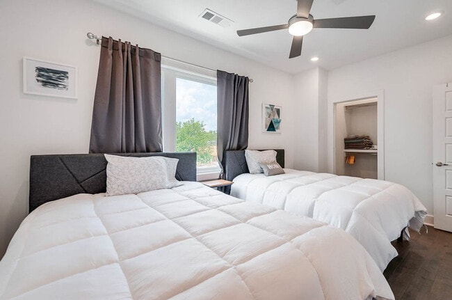 Building Photo - 808 Vibe Pl