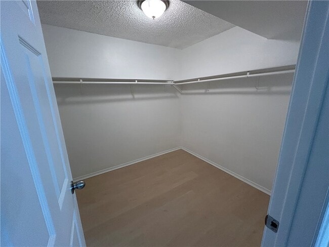 Building Photo - 1379 E Sequoyah Ct