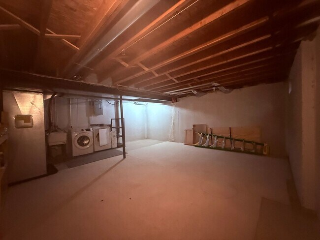Building Photo - 3025 Forest Creek Ct