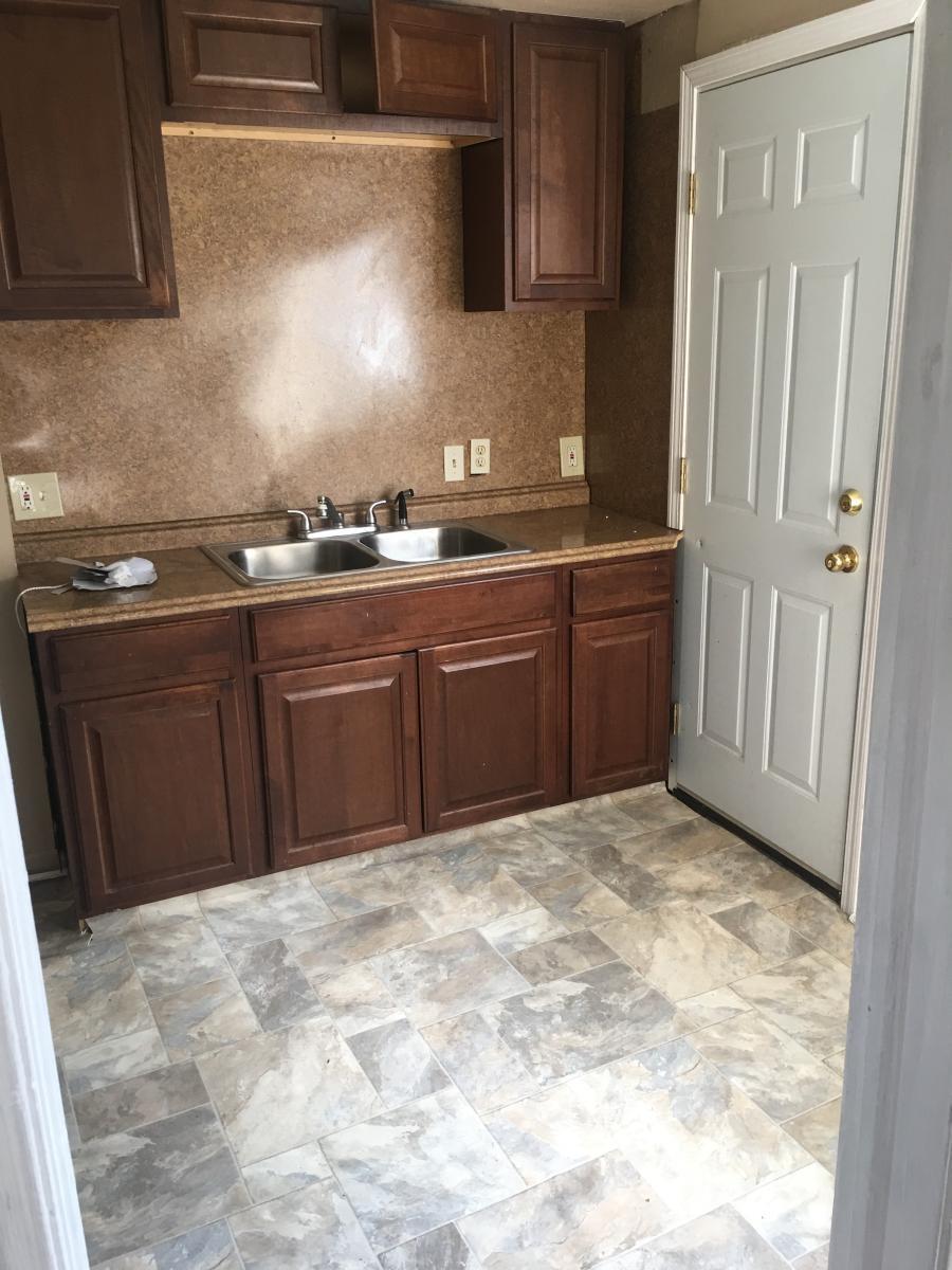 Building Photo - 18725 Kelly Rd