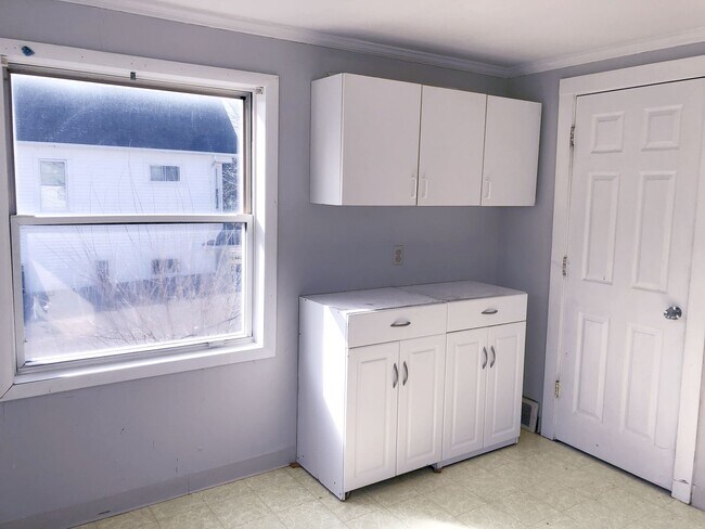 Building Photo - 7402 Park Ln