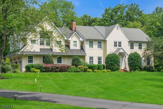 Primary Photo - 60 Dogwood Ln
