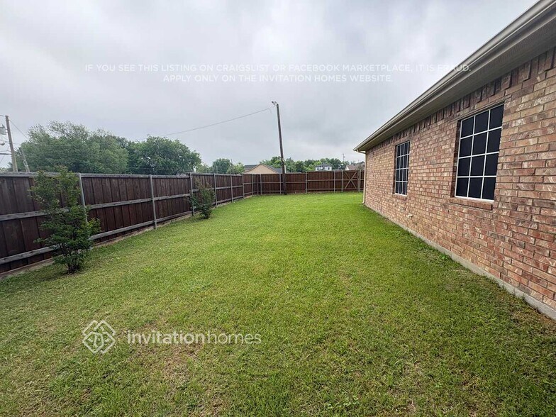 Building Photo - 304 Ross