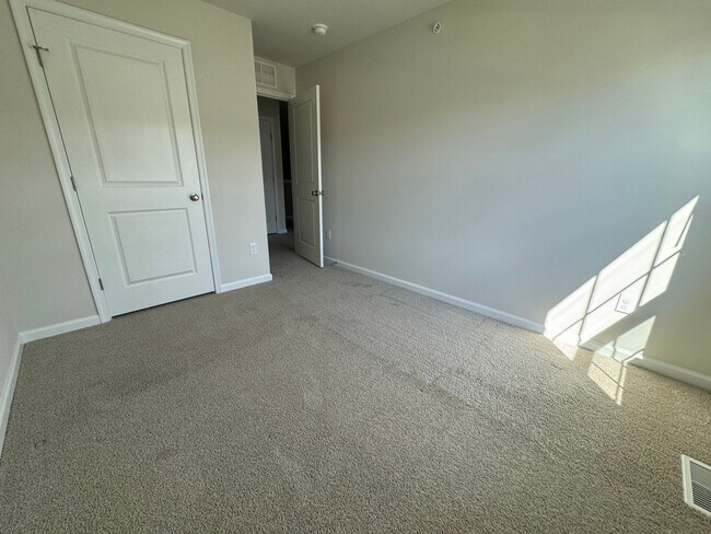 Building Photo - PARKLAND SCHOOLS- NEW CONSTRUCTION 3 BDRM ...