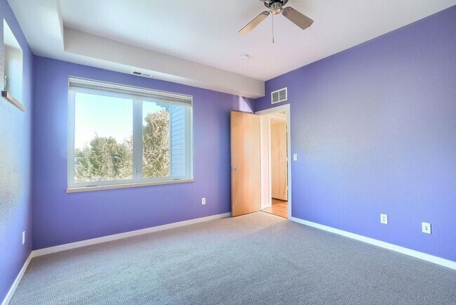 Building Photo - 2421 Rose Ct