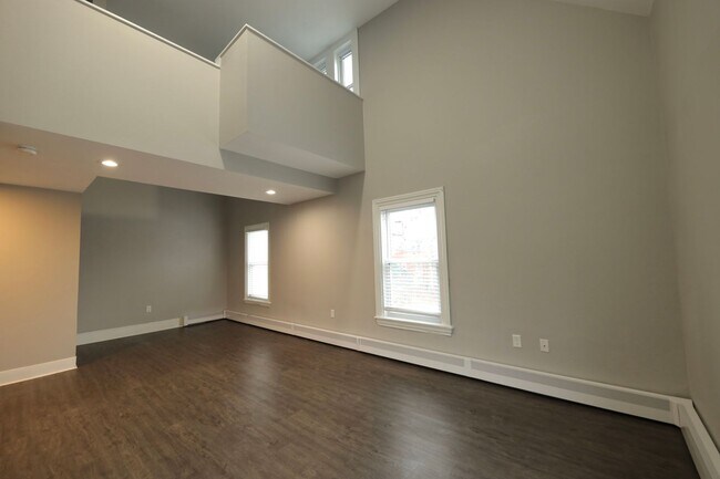 Building Photo - 54 Green St