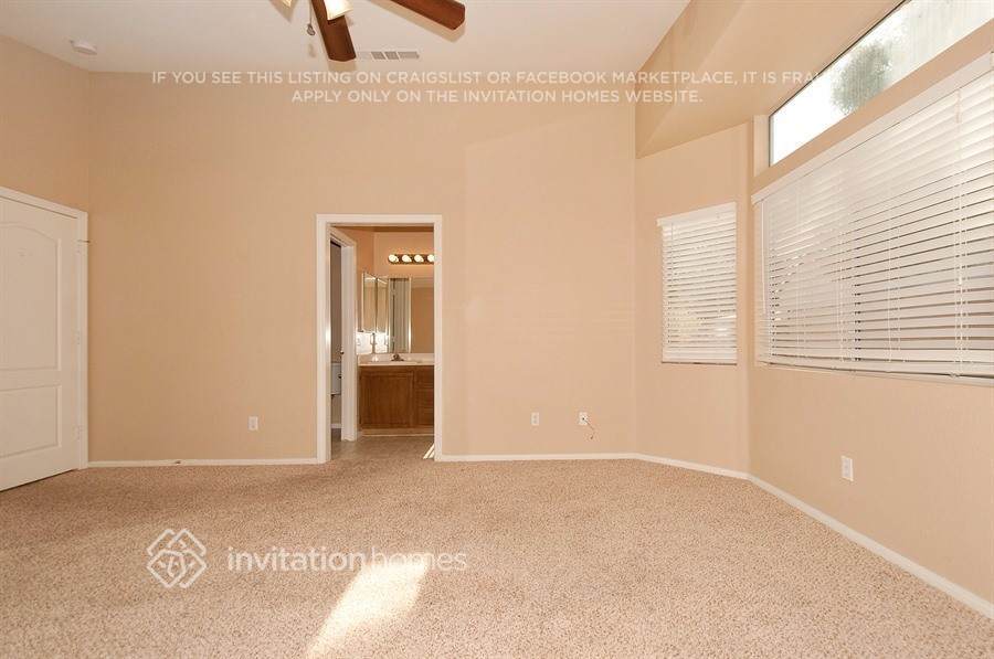 Building Photo - 1876 Blue Ribbon Dr