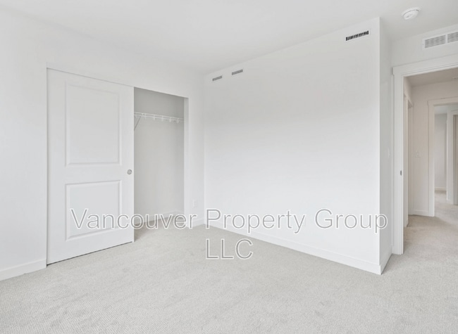 Building Photo - 1962 NW 19th Ct