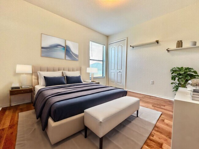 Building Photo - Designed for Living! 4beds, 2baths, attic ...