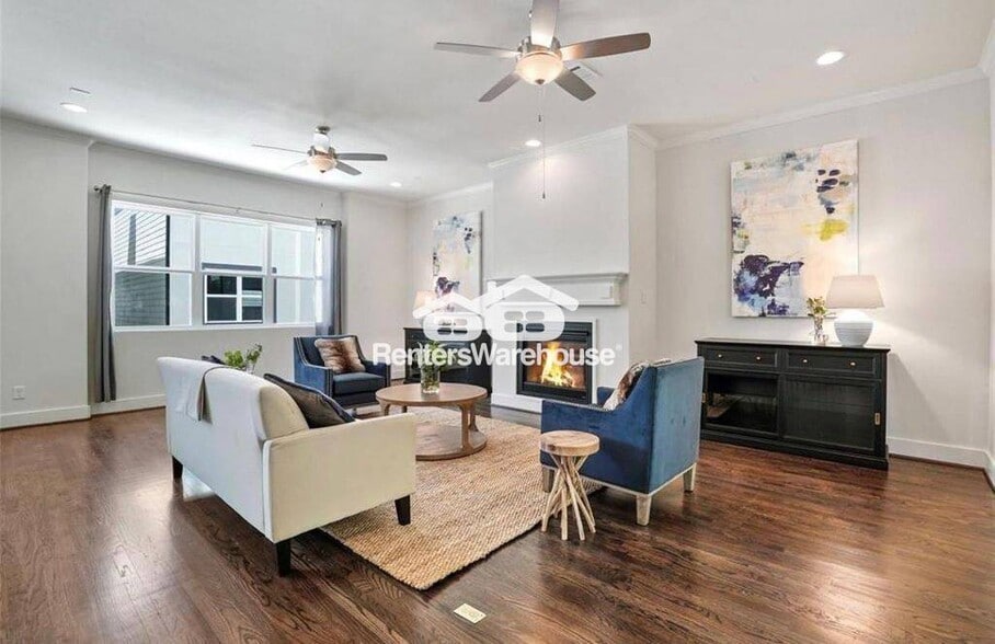 Building Photo - 1333 W 22nd St