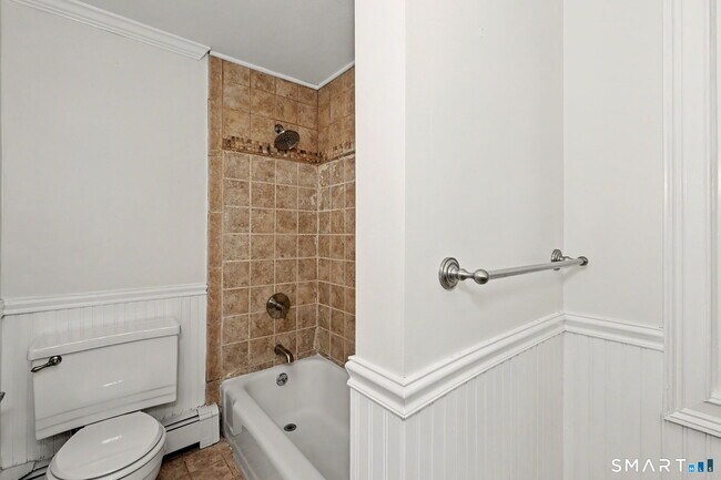 Building Photo - 44 Barmore Dr W