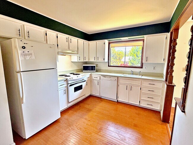 Building Photo - 2746 SE 73rd Ave