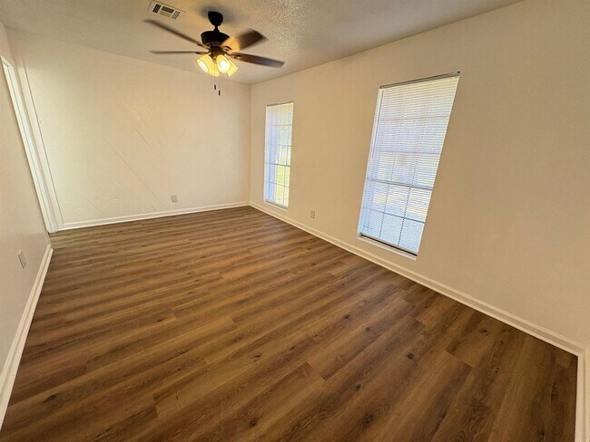 Building Photo - 2941 Shenandoah Dr