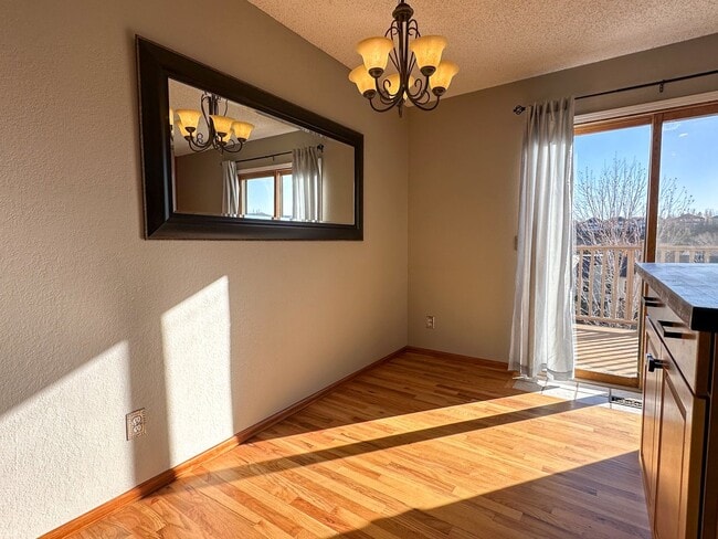 Building Photo - Beautiful TownHome Near Chatfield Reservoir