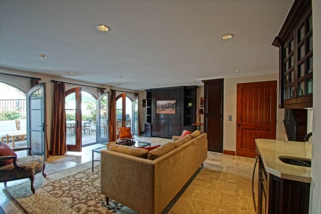 Building Photo - LUXURIOUS & FULLY FURNISHED, 2800 SQ FT WALKSTREET HOME W/ GREAT OCEAN VIEWS, LARGE DECK, 3 BALCO...