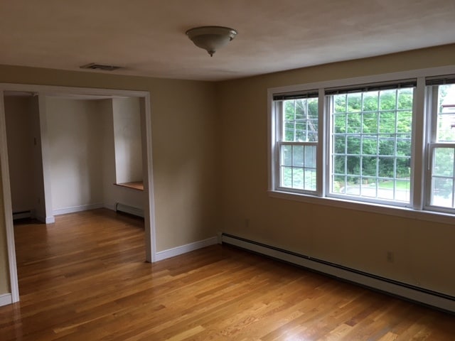 Large windows in living room - 18 Dunstan St