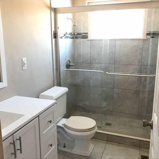 Building Photo - 304 Ruth St