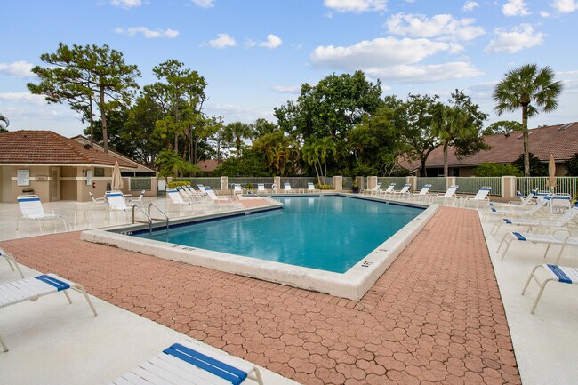 Building Photo - 202 Sabal Palm Ln