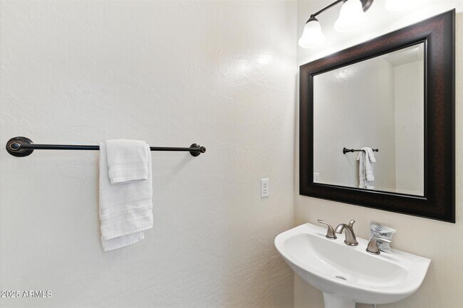 Building Photo - 8083 E Michelle Dr