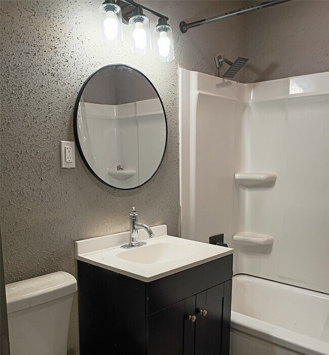 Building Photo - 5617 Malmedy Rd