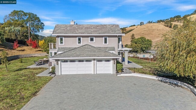 Building Photo - 2495 Reliez Valley Rd