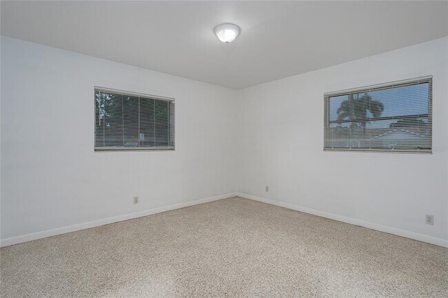 Building Photo - 1225 Casabella Dr