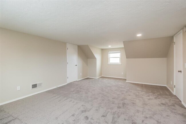 Building Photo - 4207 N Reeder Ave