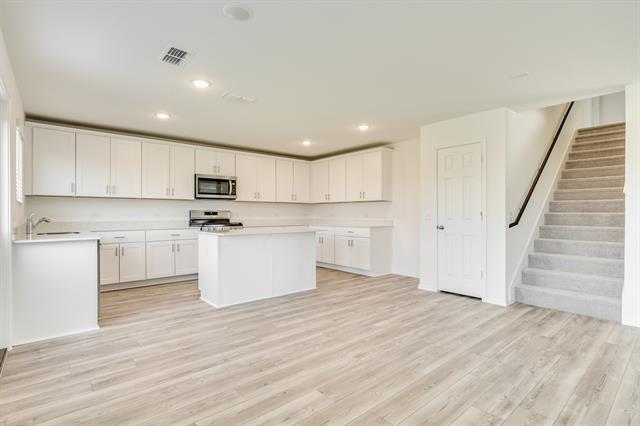Building Photo - 16048 Isles Dr