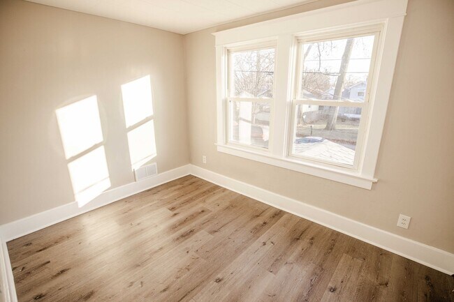 Building Photo - 1806 Marne Ave