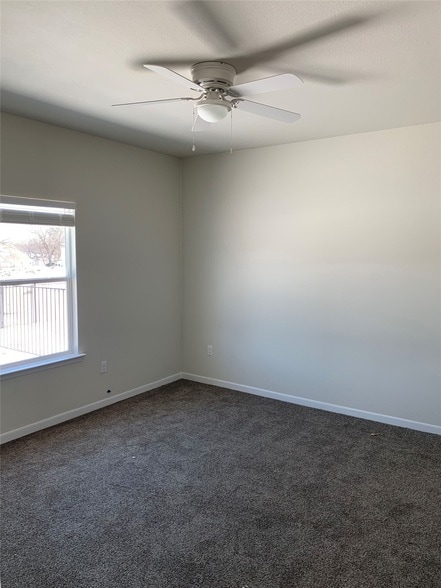 Building Photo - 2409 N Hickory St