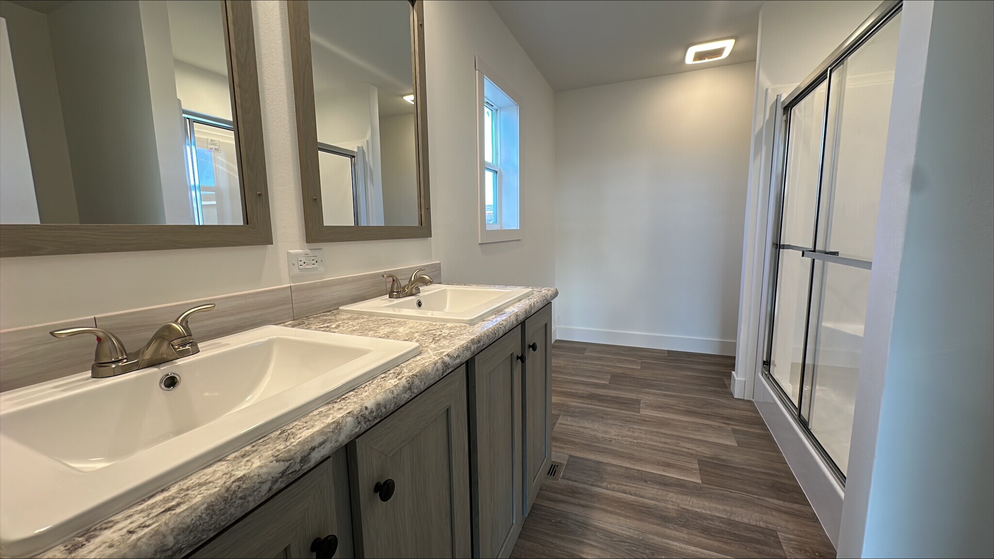 Building Photo - 6 Lapin St