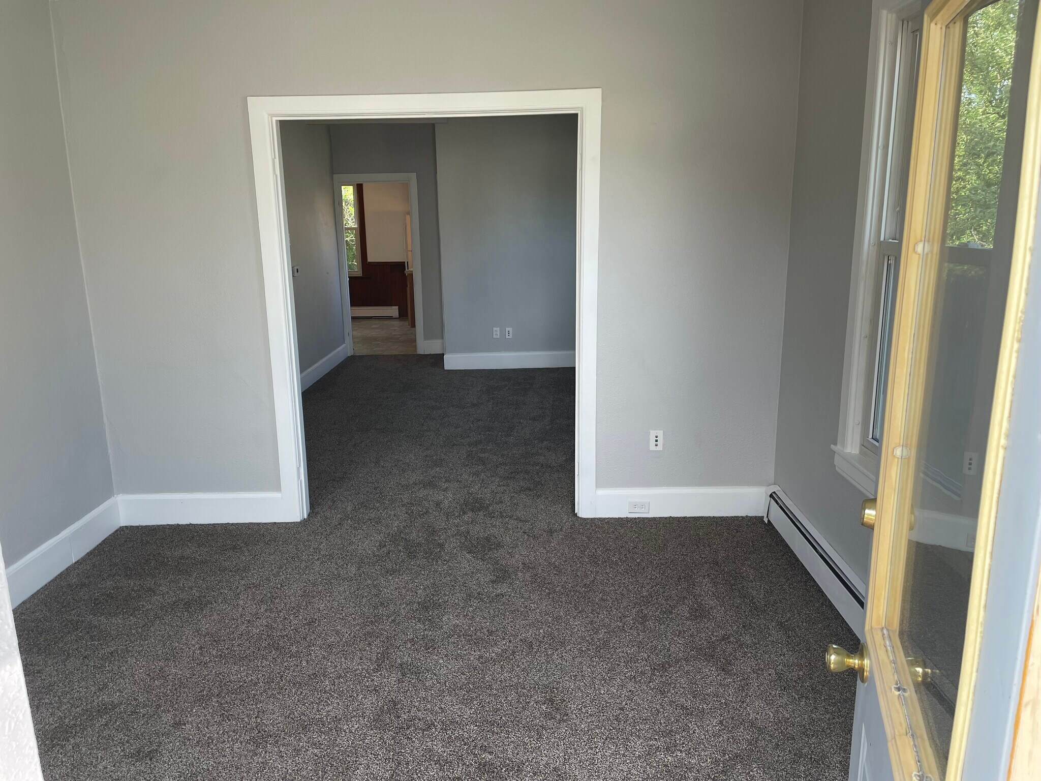 Building Photo - 1638 Saemann Ave