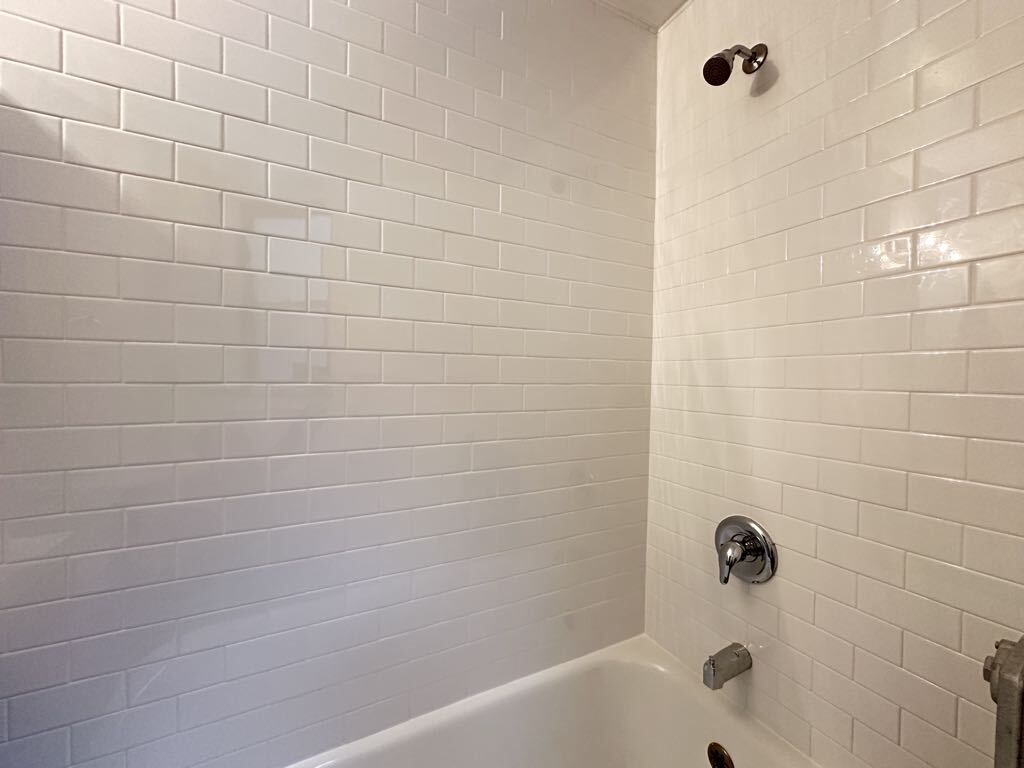 Building Photo - 3335 W Diversey Ave